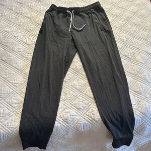 Vuori men’s sweats size medium
